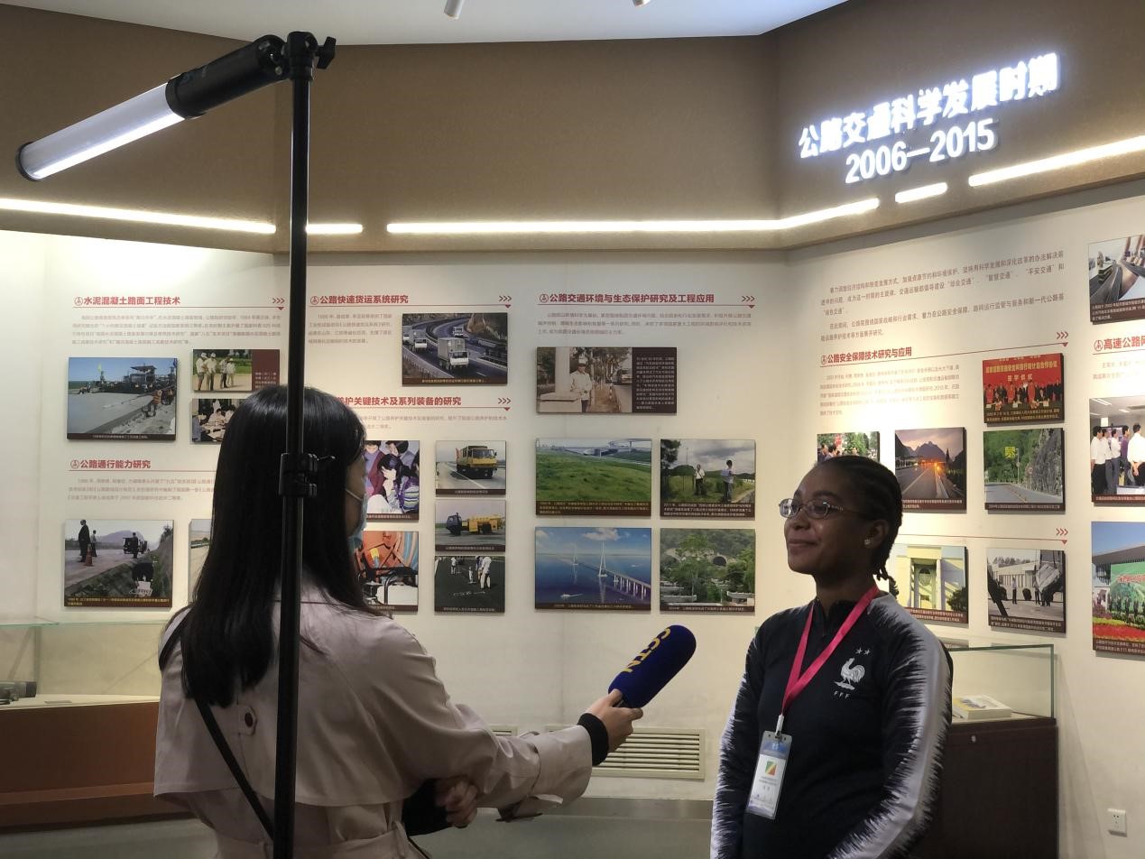 我校留学生接受央视媒体采访-大连海事大学新闻网
