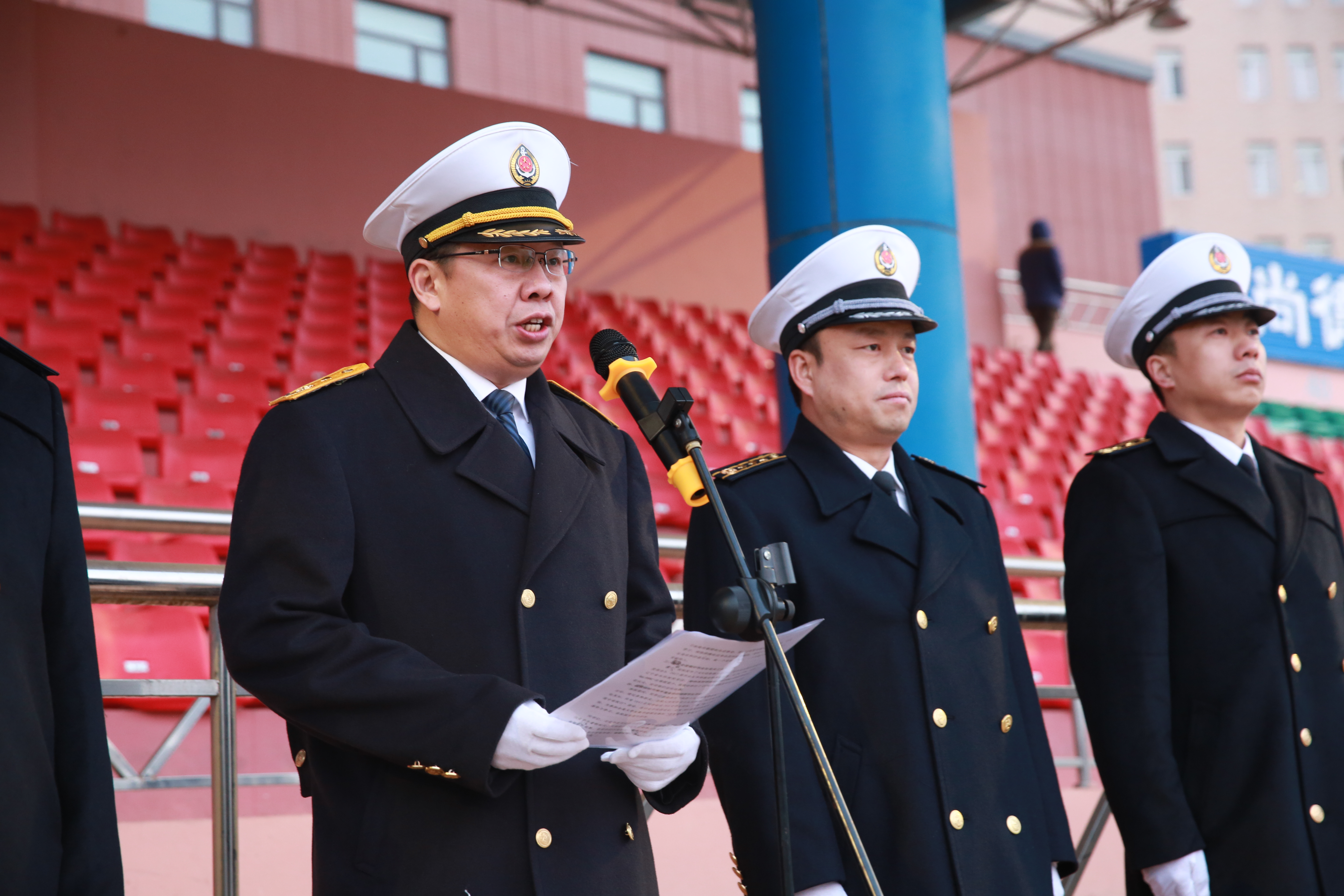 大连海事大学举行新学期升国旗仪式